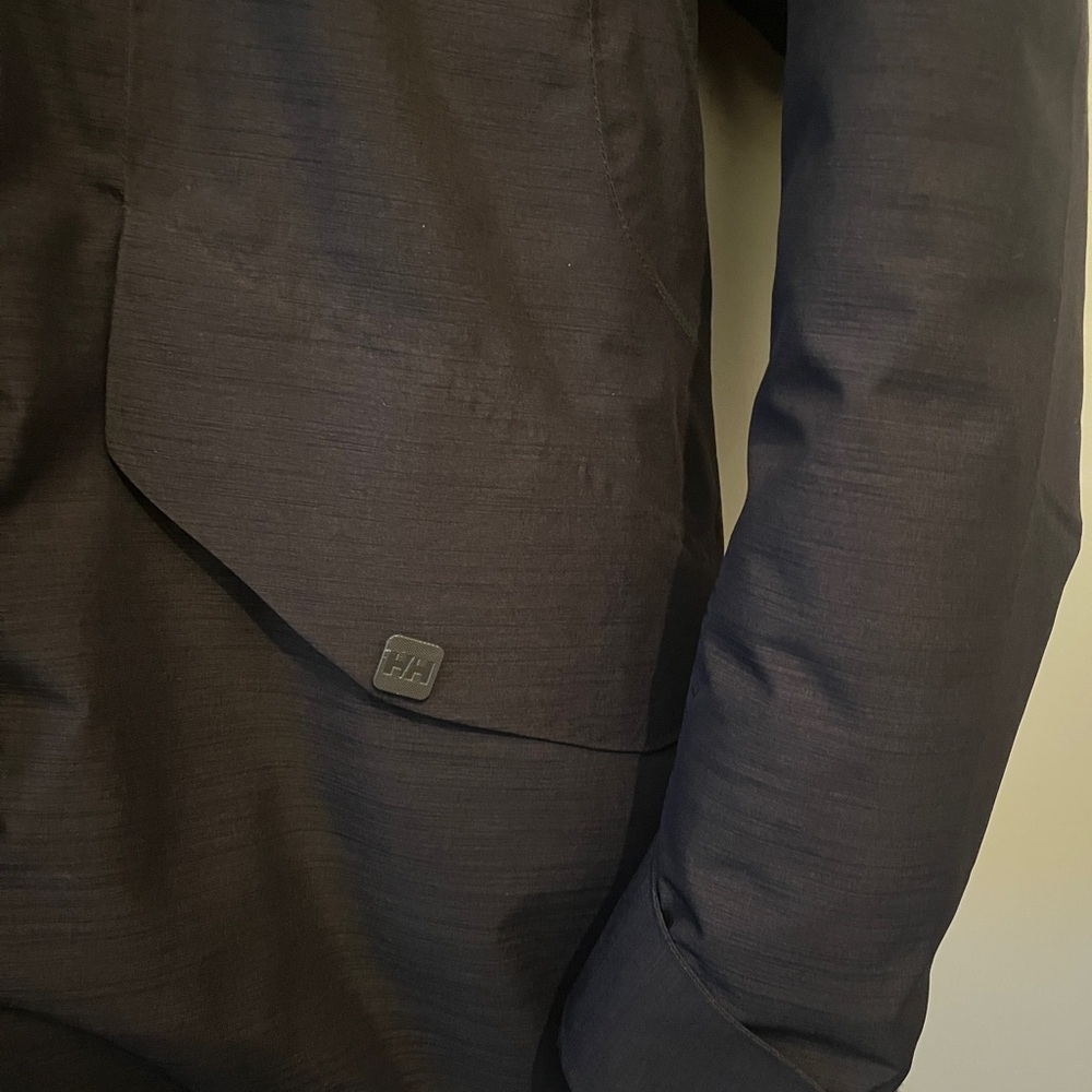 Black Helly Hansen Winter Coat with Fur Lining on Hood - Picture 3 of 5